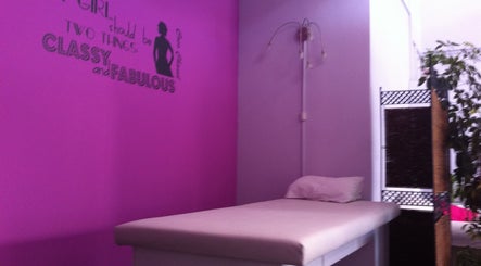 Gabi Body Place image 3