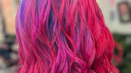 Red's Hair Salon – kuva 2