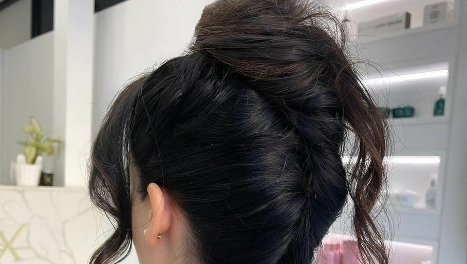 Luxo Hair and Beauty – obraz 1
