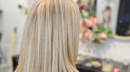 Chic Hair and Beauty Designs image 3