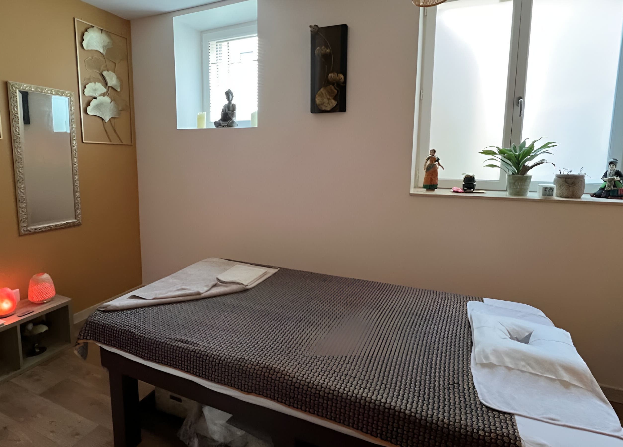 Salle de massage paisible chez Siam Thai Massage Chevreuse, Chevreuse, Île-de-france, FR avec décoration apaisante.