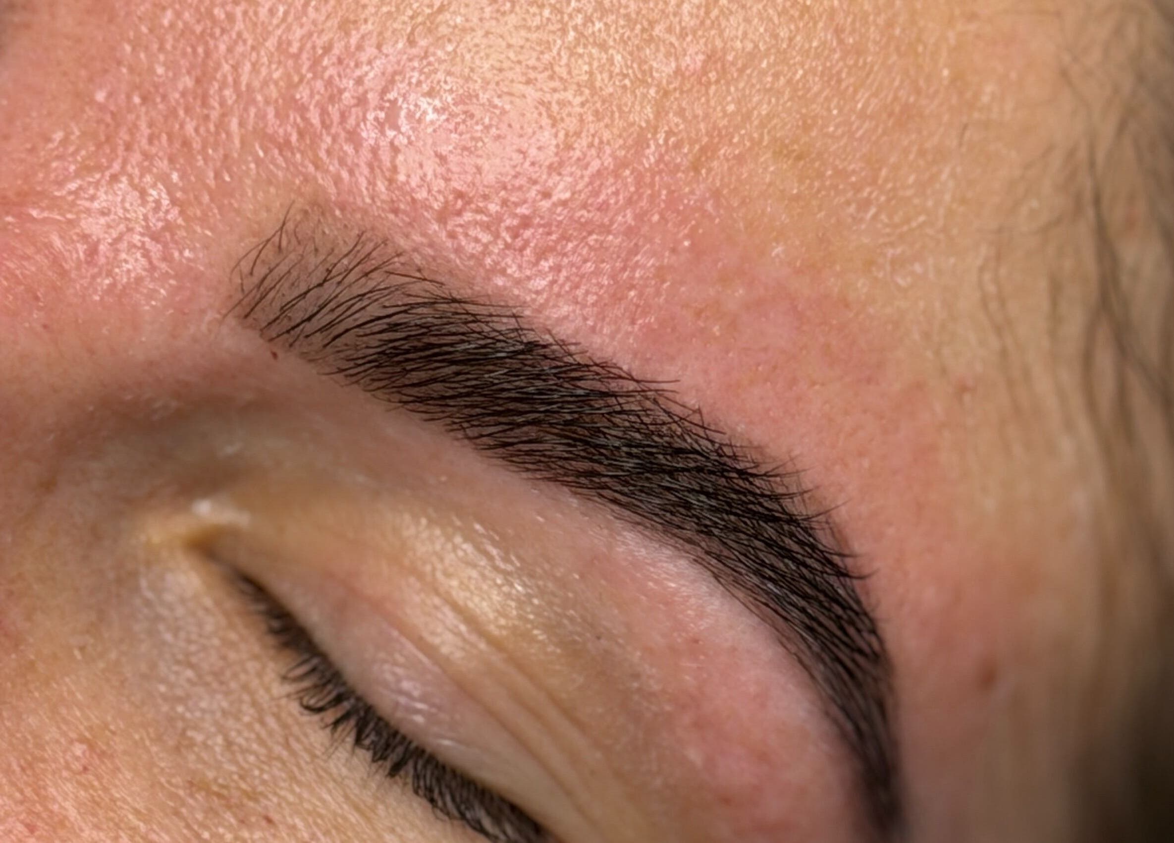 Expert eyebrow shaping at Anita Yasmin Beauty, Warrimoo, New South Wales, AU. Perfectly styled brows.