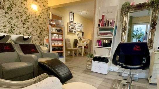 Dona’s Hair & Beauty Spa