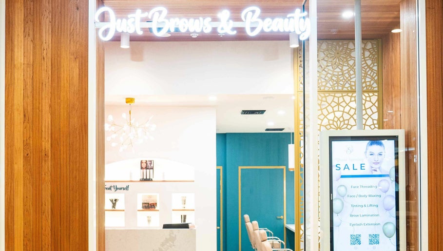Just Brows & Beauty – obraz 1