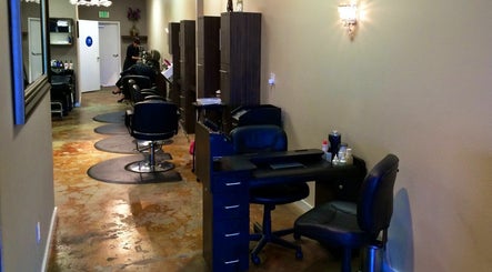 C Salon image 2