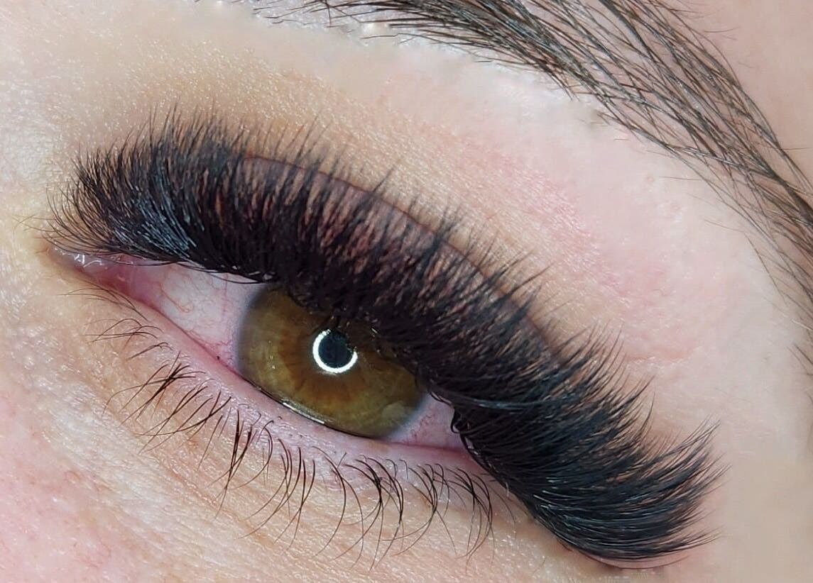 Closeup of lush eyelash extensions at Sage Rose Lash Studio, Budgewoi, New South Wales, AU.