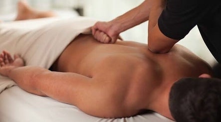 Leanne's Deep Tissue Massage image 3