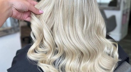 The Hair Lounge image 3
