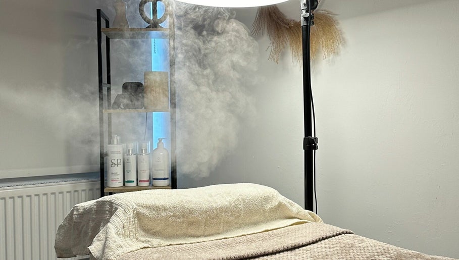 Anna’s Beauty Lounge image 1