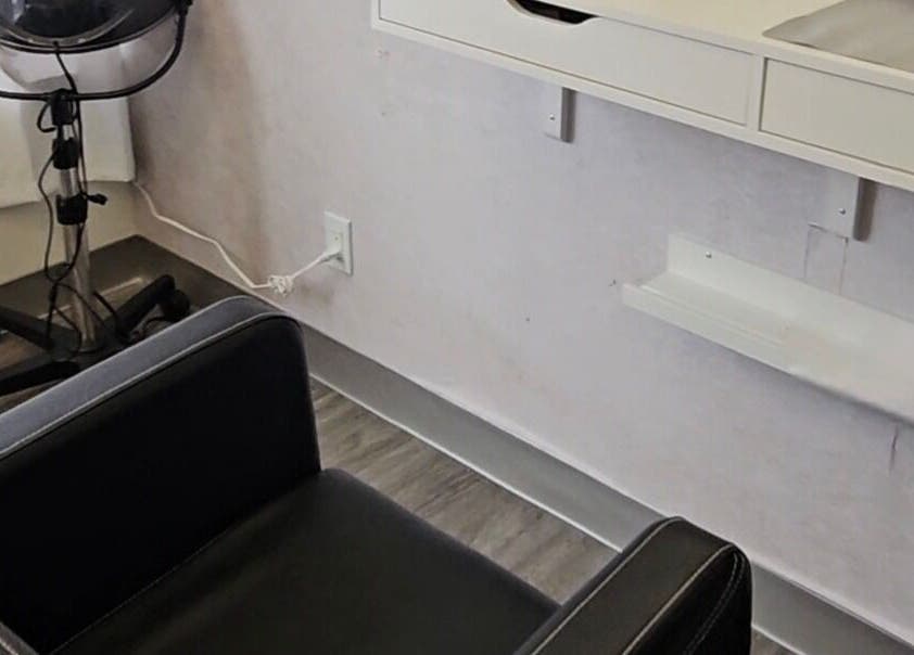 Comfortable salon chair and equipment at Beauty N the Braids, Mississauga, Ontario, CA.