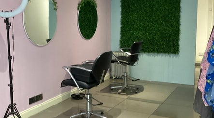 Little Darlings Childrens Hair Salon image 3