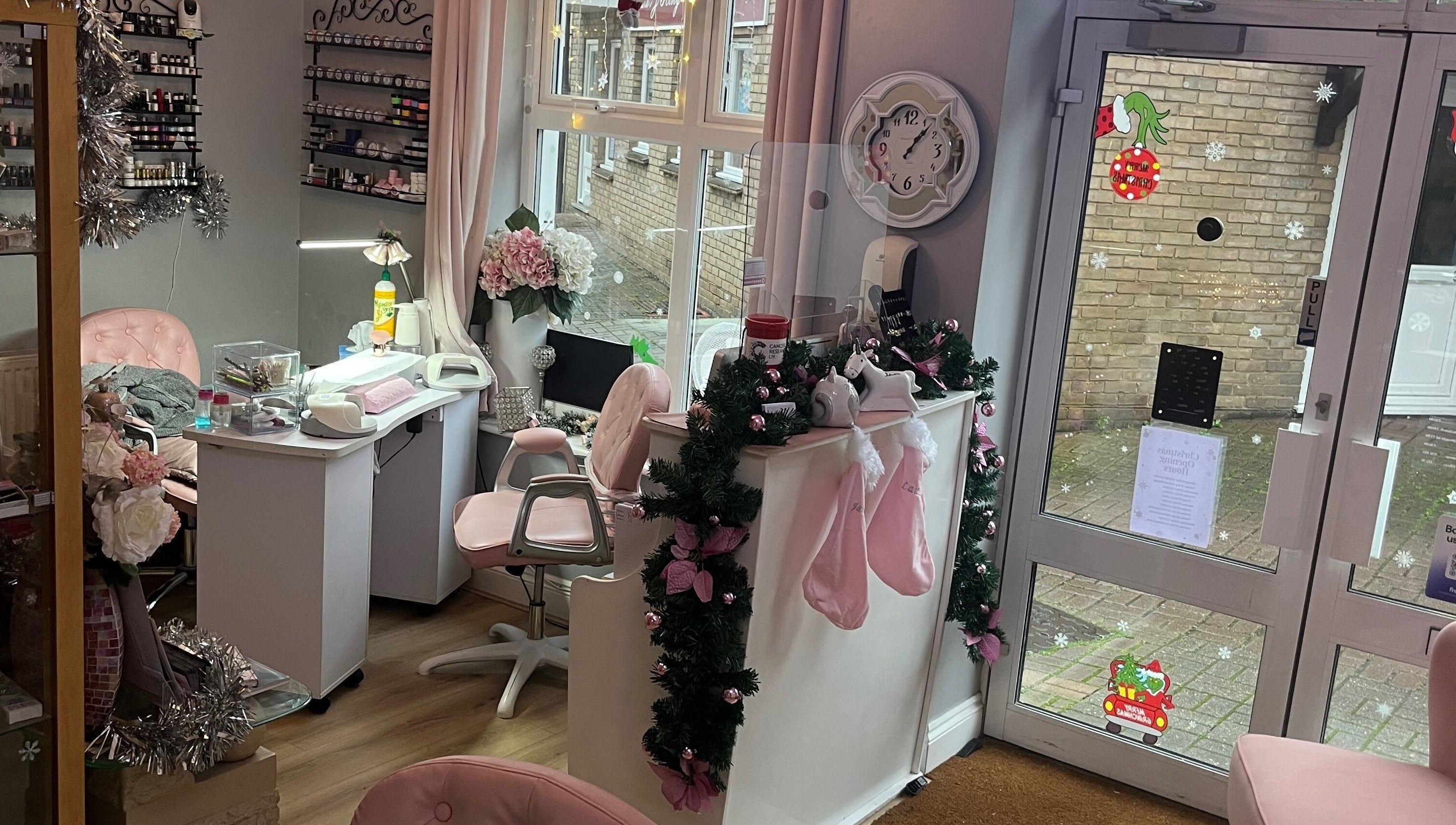 Glam N Glossy beauty station adorned with holiday decor in South Woodham Ferrers, England, GB.