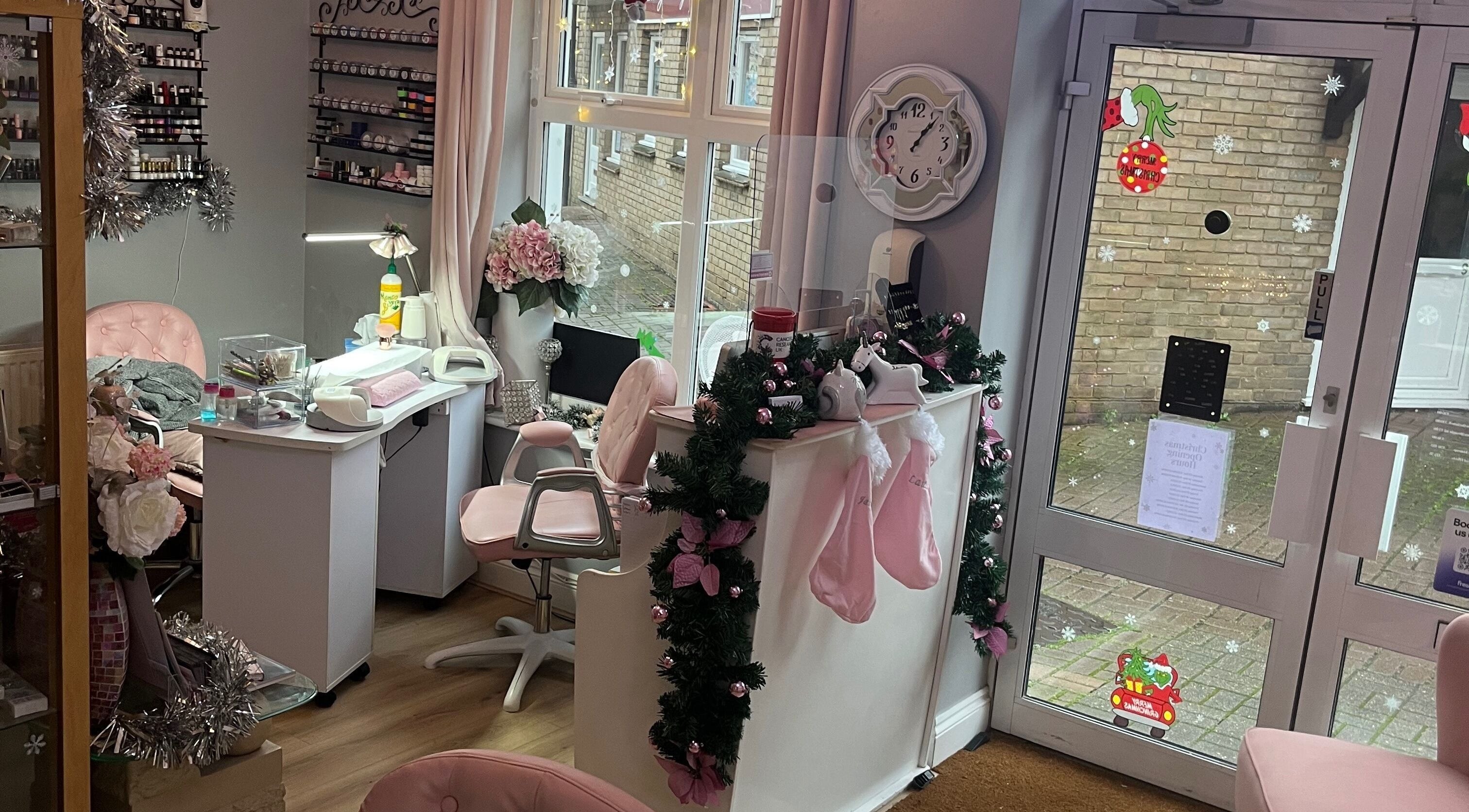 Glam N Glossy beauty station adorned with holiday decor in South Woodham Ferrers, England, GB.