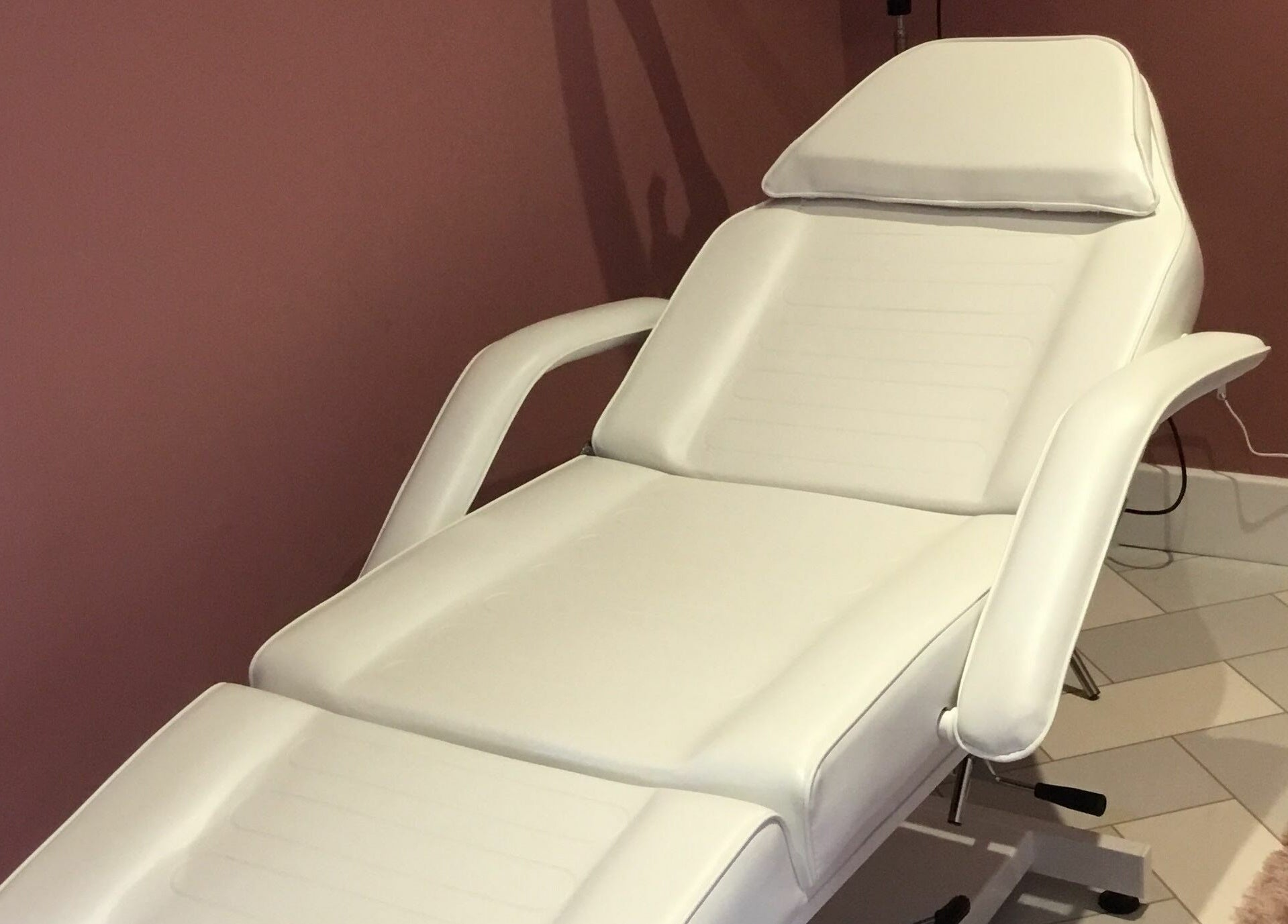 Treatment bed at Princess Glam and Locks, Roche Cornwall, St Austell, England, GB for ultimate relaxation.