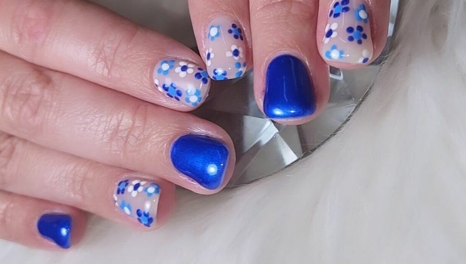 Jazzii and Classii Beauty Nails صورة 1