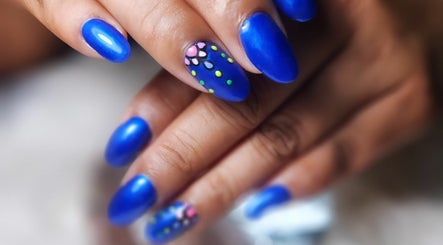 Jazzii and Classii Beauty Nails, bild 2