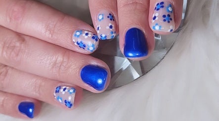 Jazzii and Classii Beauty Nails صورة 2