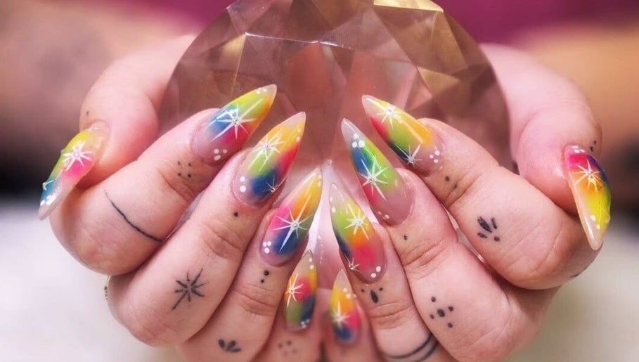 Jazzii and Classii Beauty Nails, bilde 1