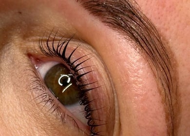 Close up of expertly shaped eyebrow and lashes at Rhis Beauty Room, Pengam Road, Cymru, GB.