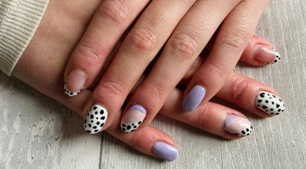 Nails by Bee at Dyson obrázek 3