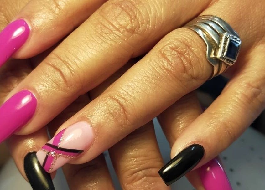 Vibrant nail art at HD Beauty Parlor, Cape Town, Western Cape, ZA enhances elegance and style.