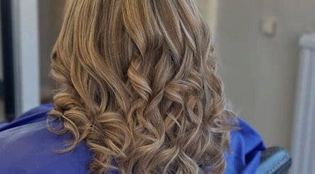 Immagine 3, Adeva Hair and Beauty