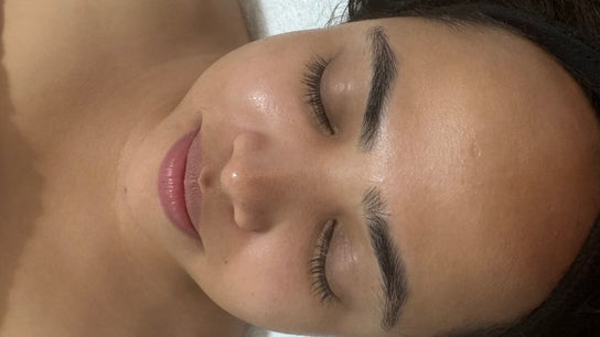 Dream Facials & Eyebrows by Fabi