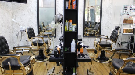 The Barber Corner Gents Salon - Health Care Cityの画像：2