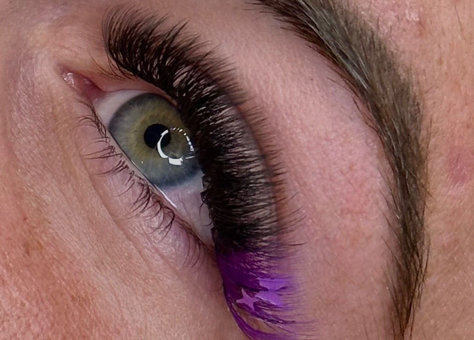 Stunning eyelash extension with purple accent at CM Lash, Christchurch, Canterbury, NZ.