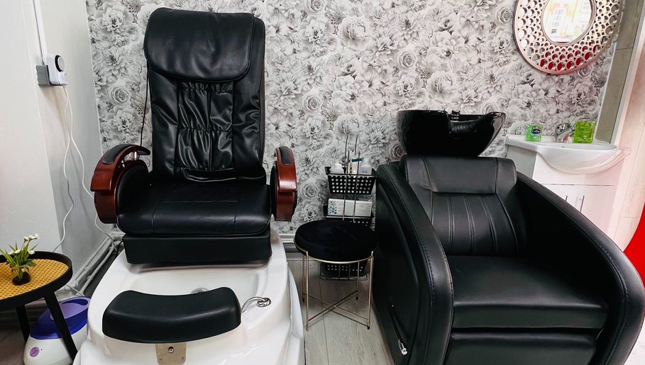 Attraction Hair & Beauty Academy image 1