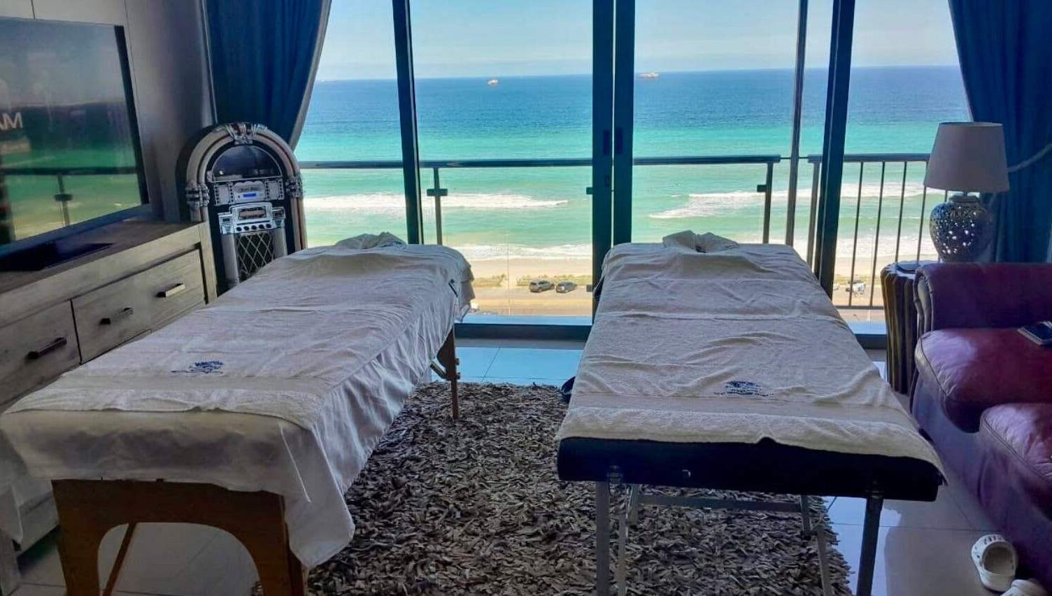 Rose Mobile Massage offers tranquil massages with ocean views in Cape Town, Western Cape, ZA.