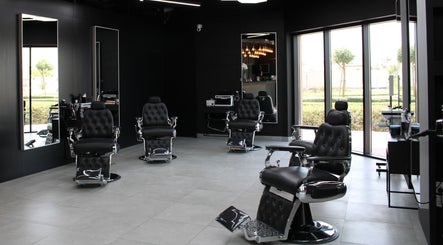 Moe's Lounge - Jumeirah Garden City Bild 2