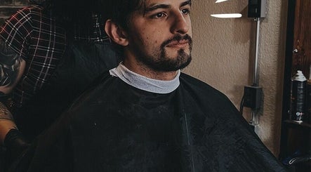 Pórtico Barbería image 3