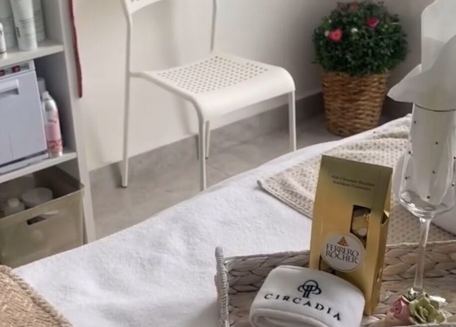 Área de tratamientos en Glow Esthetic By Paola, Canovanas, Puerto Rico, US. Ambiente relajante y acogedor.