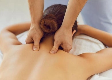 Relaxing massage therapy at Valentina Holistic Therapy, Kirkcaldy, Scotland, GB, soothing body and mind.