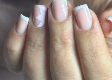 Elegant nails with floral design at Acenti Skin, London, England, GB.