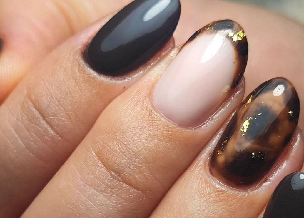 Ongles artistiques chez Passionails60, Tracy-le-Mont, Hauts-de-France, FR, offrant un design moderne.