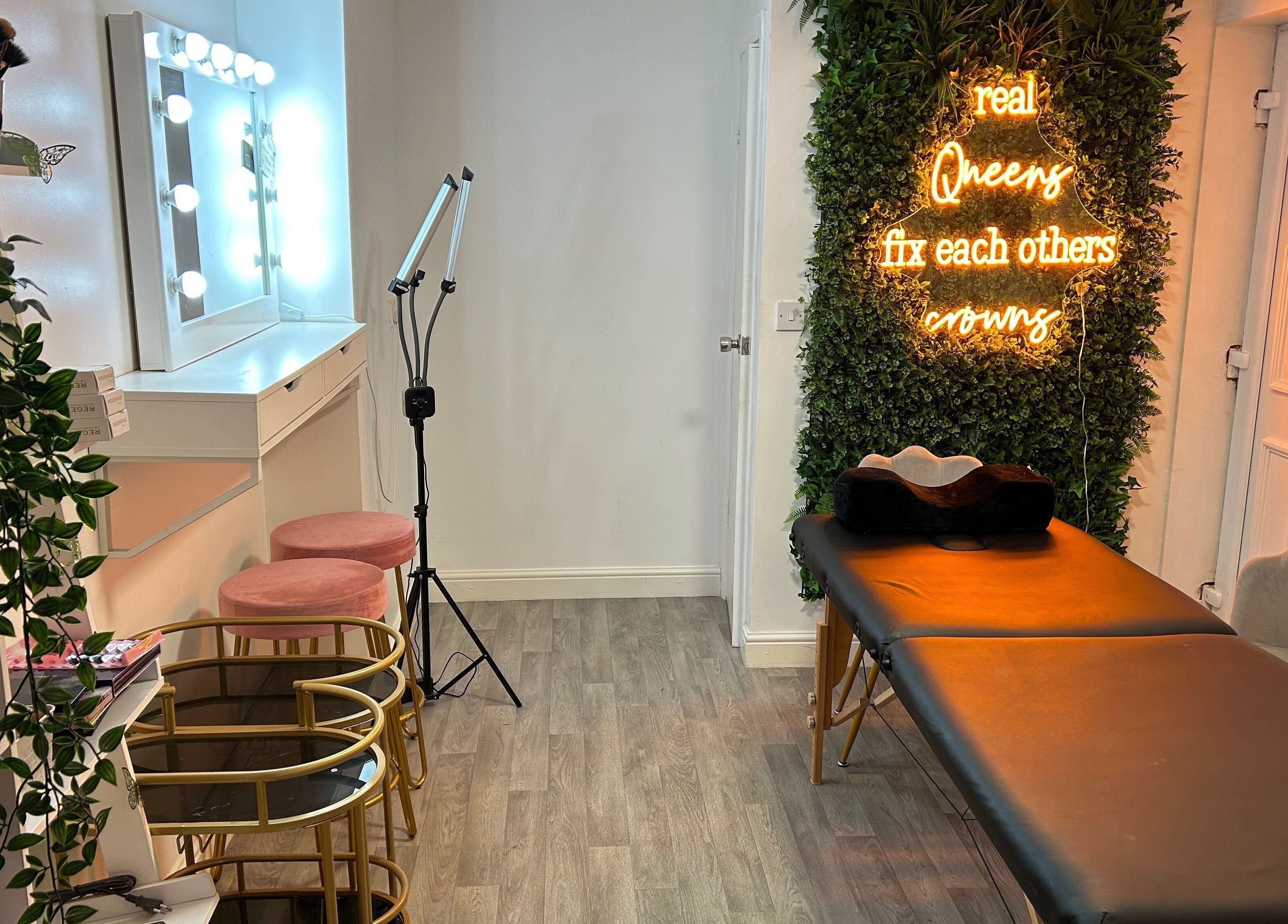 Luxurious beauty room at The SAS Sanctuary and Academy in Stockport, England, GB with wall art and vanity mirror.