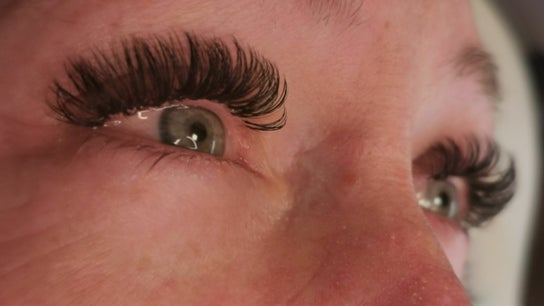 Lashes by Debby
