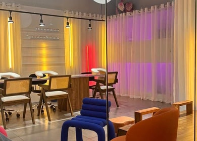 Área de trabajo moderna en Right Nail - Zona 14 Parque Las Americas, Ciudad De Guatemala, Guatemala, GT.