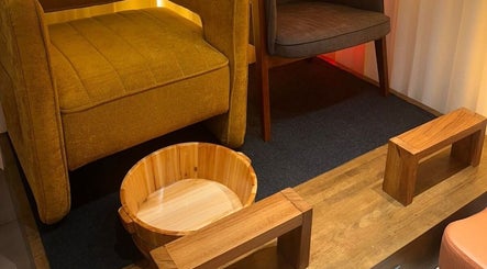 Zona de pedicura cómoda en Right Nail - Zona 14 Parque Las Americas, Ciudad De Guatemala, Guatemala, GT.