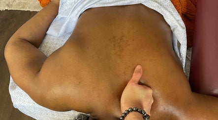 Atlantis Stretch Bodyworks & Massage Therapy – kuva 3