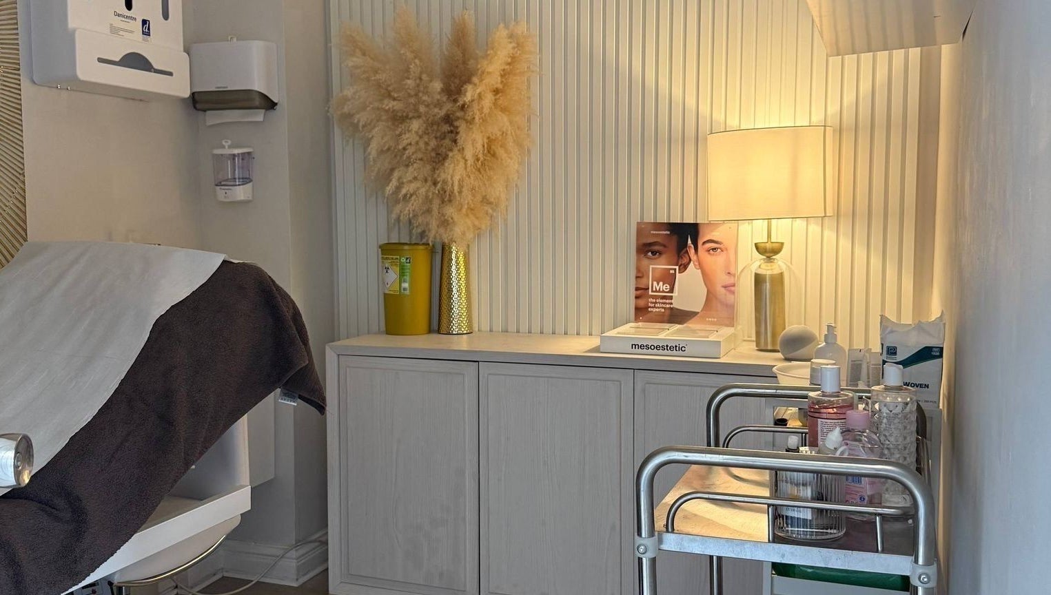 Cozy treatment room at Studio No 10 at House of Aesthetics, Stourbridge, England, GB with calming decor.