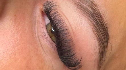 Lashesbybeth image 3