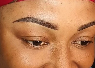 Perfectly shaped brows at Wake Up With Brows UK, London, GB, enhancing natural beauty effortlessly.