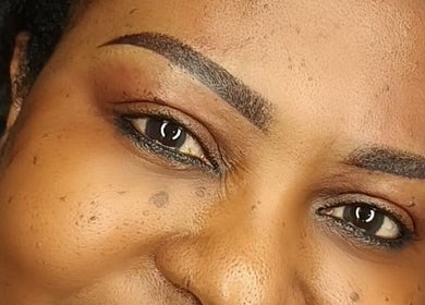 Perfectly shaped brows at Wake Up With Brows UK, London, GB. Enhance your look with expert brow styling.