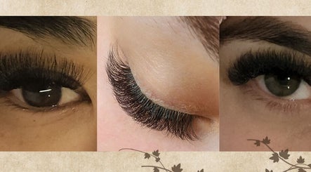 Close-up of expertly applied lash extensions at KALAYNA LASHES, Tauranga, BOP, NZ showcasing lush, full lashes.