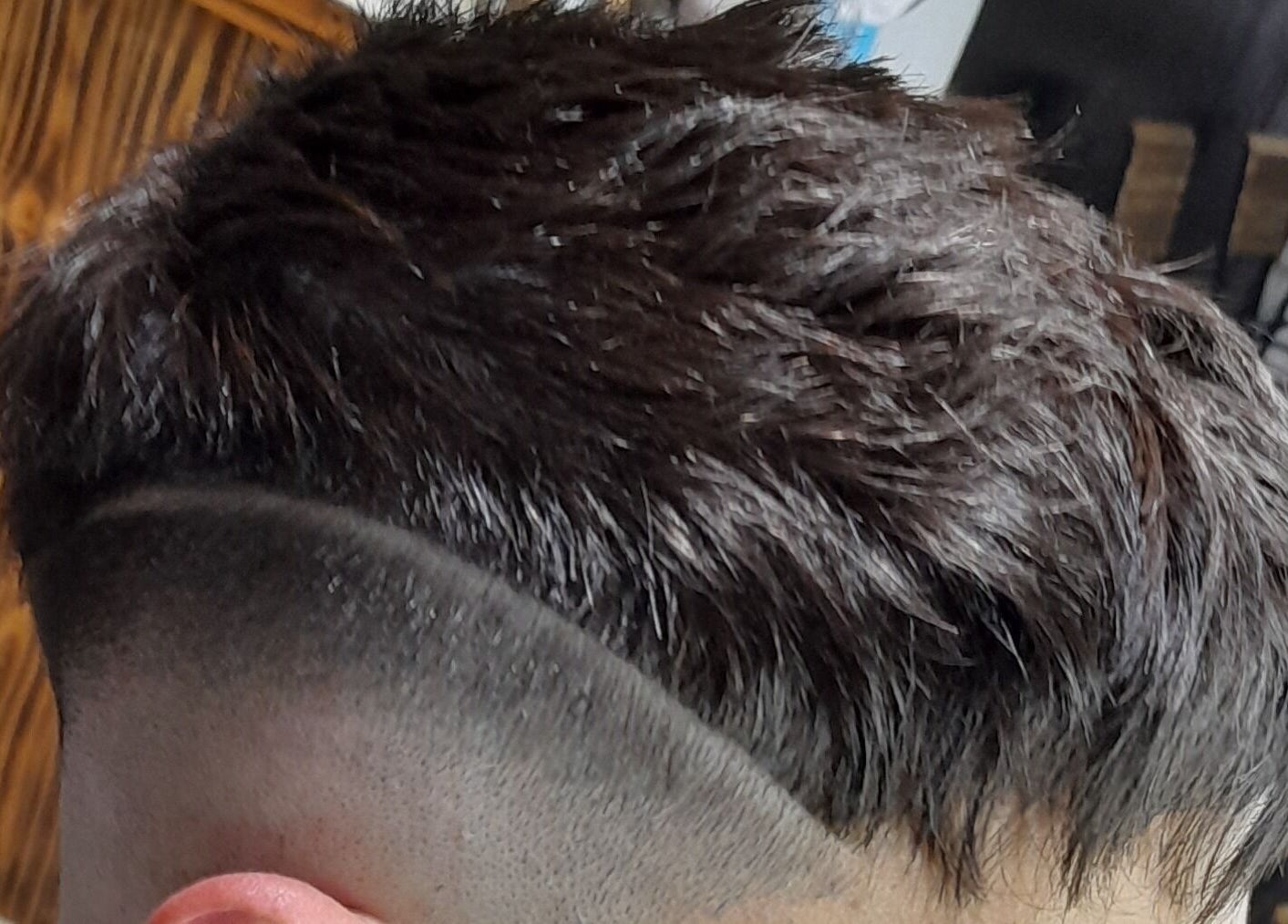 Corte de cabello moderno y preciso en SIR BARBER, Moron, Provincia de Buenos Aires, AR.