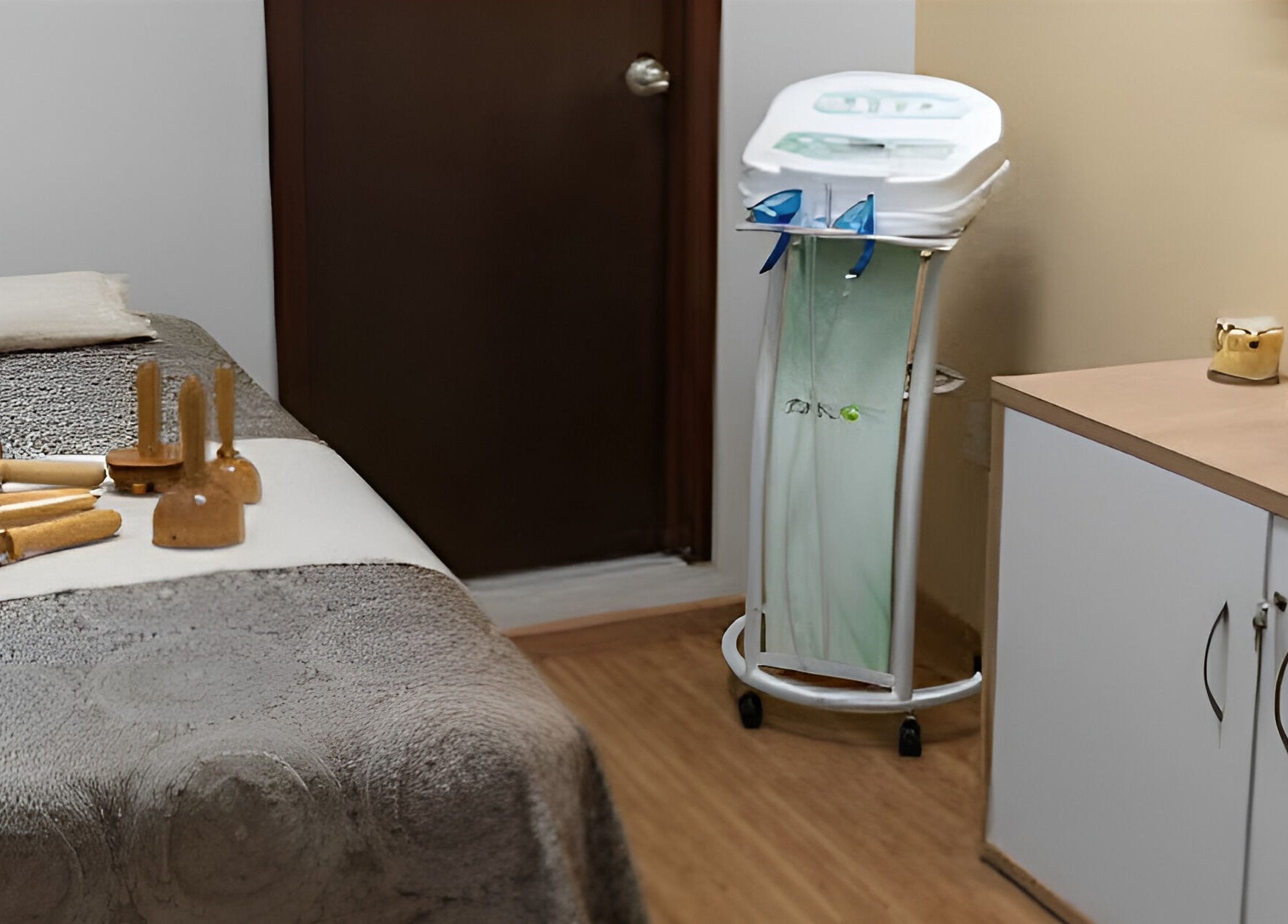 Sala de masajes en Redufit SPA con herramientas de maderoterapia en Tepic, Nayarit, MX.