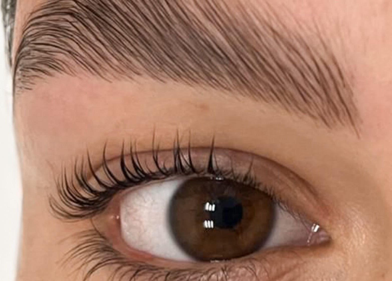 Primer plano de cejas estilizadas en Redufit SPA, Tepic, Nayarit, MX, ofreciendo tratamiento de belleza especializado.